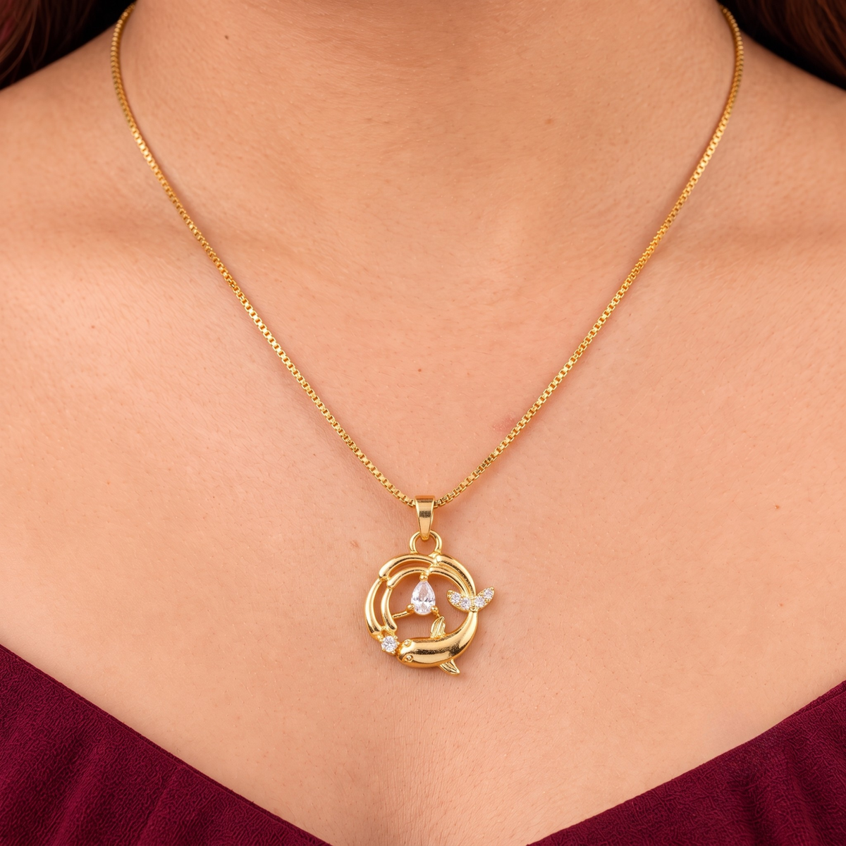 Elegant Floral Circle Pendant Chain