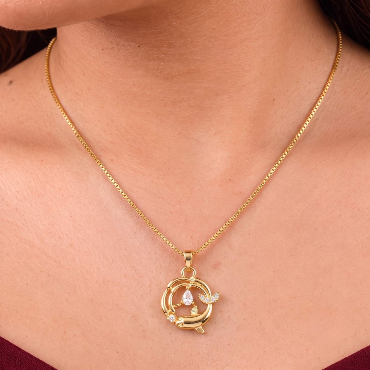 Elegant Floral Circle Pendant Chain