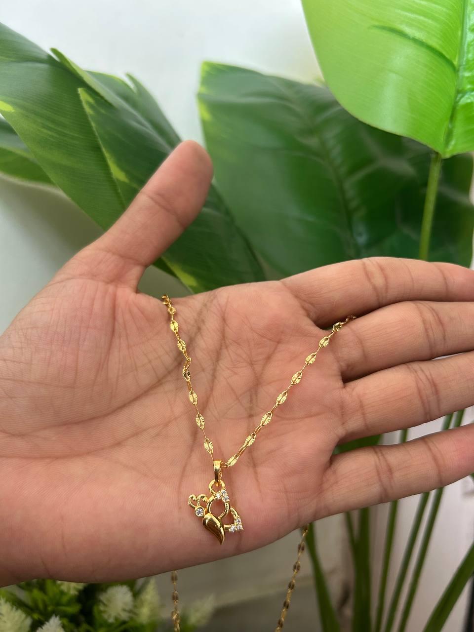 Aurelia Leaf Charm Chain Pendant