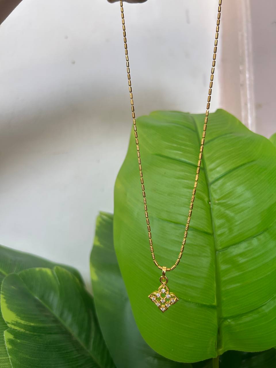 Elegant Floral Teardrop Pendant Chain